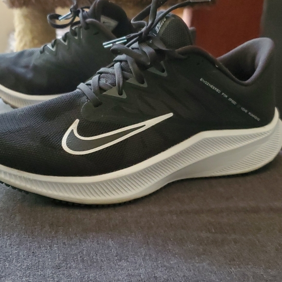 Sneakers - Picture 4 of 4